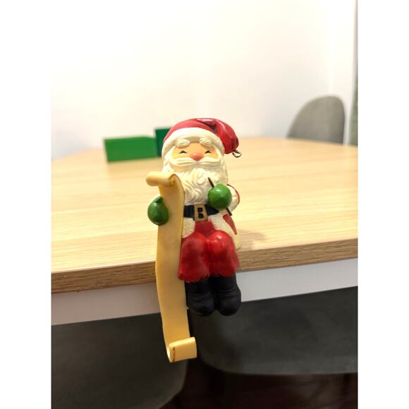 Hallmark CHRISTMAS Santa Claus Stocking Hanger VINTAGE - Picture 3 of 6